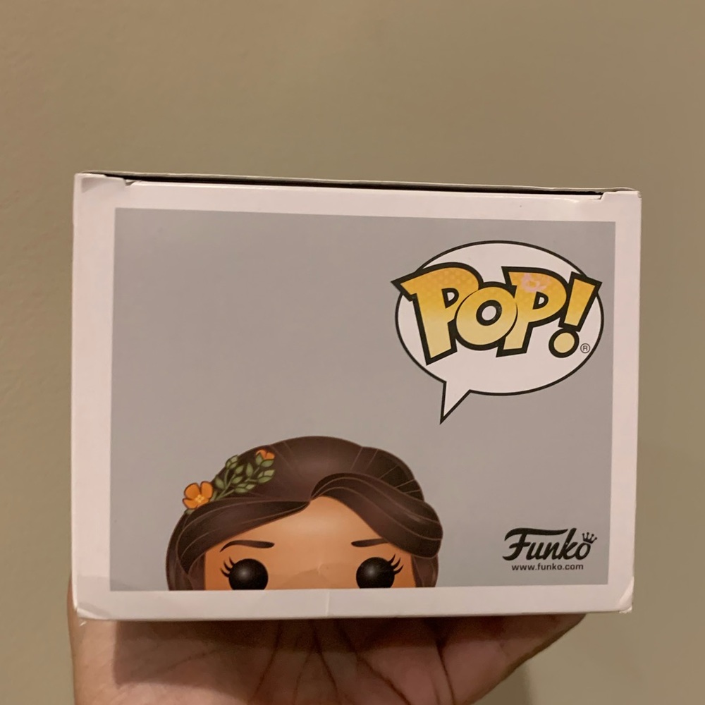 NIB Disney Elena of Avalor Funko Pop 322 - Picture 5 of 5